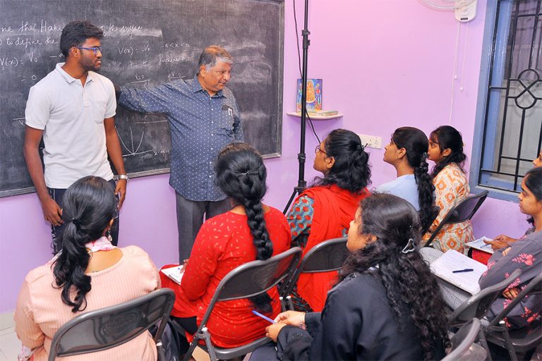 Director with JRS 2023 students now in IIT, Madras